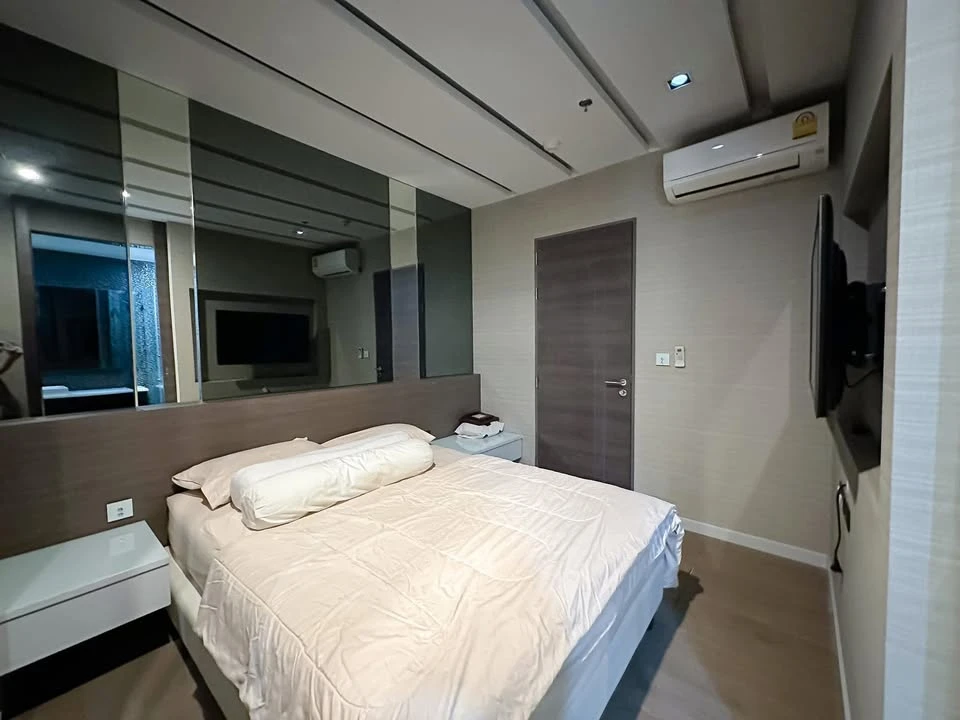 For rent, AP City Smart Sukhumvit 18, very large room, luxuriously decorated with built-in furniture, with quality furniture, book now.
