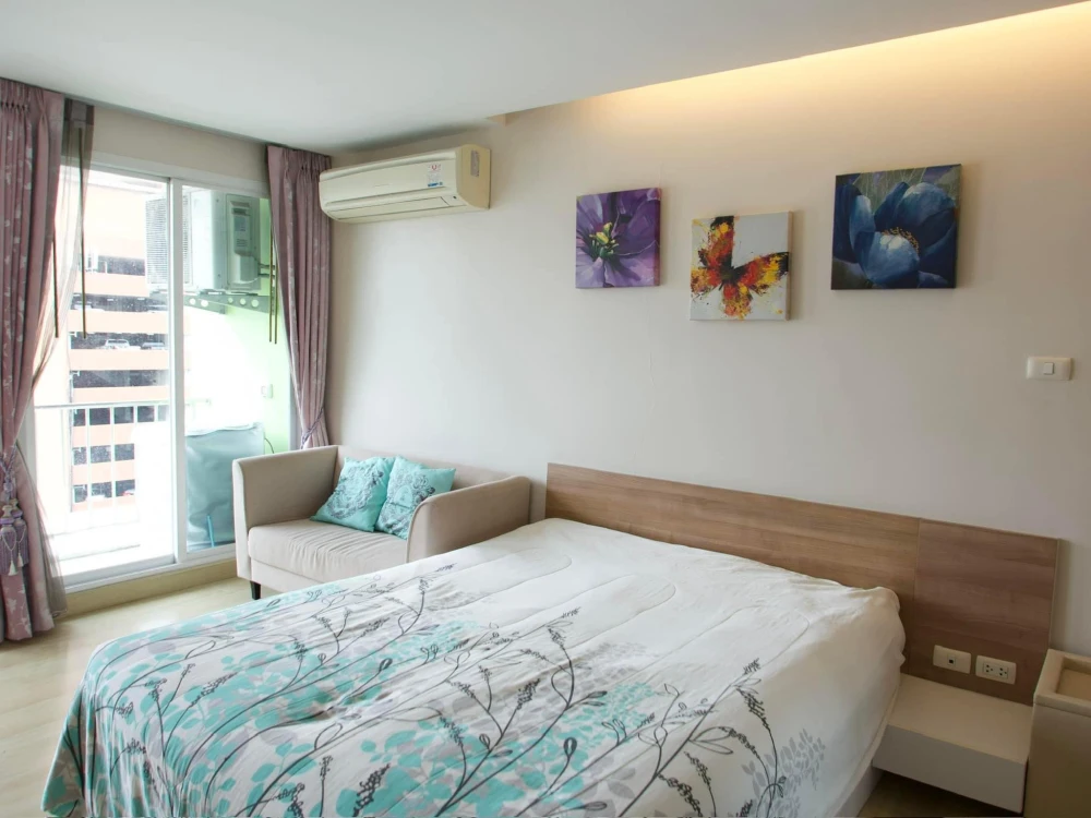 For rent: Emerald Residence Ratchada, 8th floor, Building A, quiet atmosphere, very suitable for relaxation. Must book.