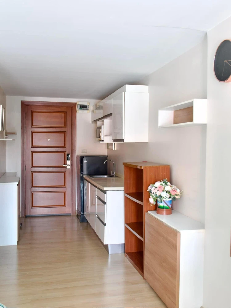 For rent: Emerald Residence Ratchada, 8th floor, Building A, quiet atmosphere, very suitable for relaxation. Must book.