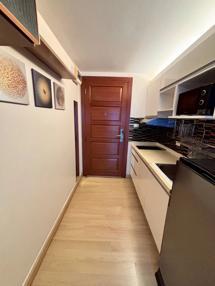 For rent: Emerald Residence Ratchada, private corner room, spacious area, beautifully decorated with style, must arrange it.