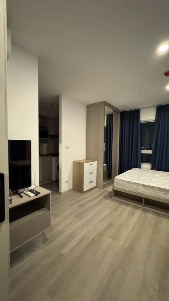For rent, Elio Sathorn-Wutthakat, beautiful room, fully furnished, book now, urgently.