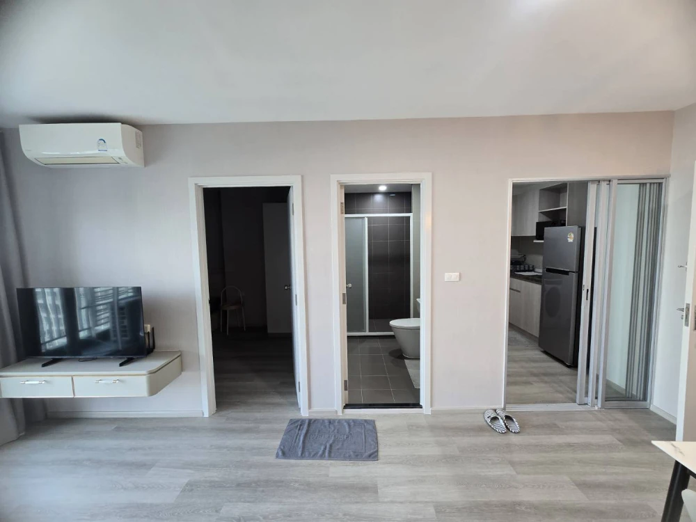 For sale/rent Elio Sathorn Wutthikarn, high floor unit, spacious and comfortable, fully furnished with complete amenities. Book now, don't miss out!!!