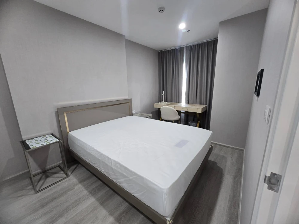 For sale/rent Elio Sathorn Wutthikarn, high floor unit, spacious and comfortable, fully furnished with complete amenities. Book now, don't miss out!!!