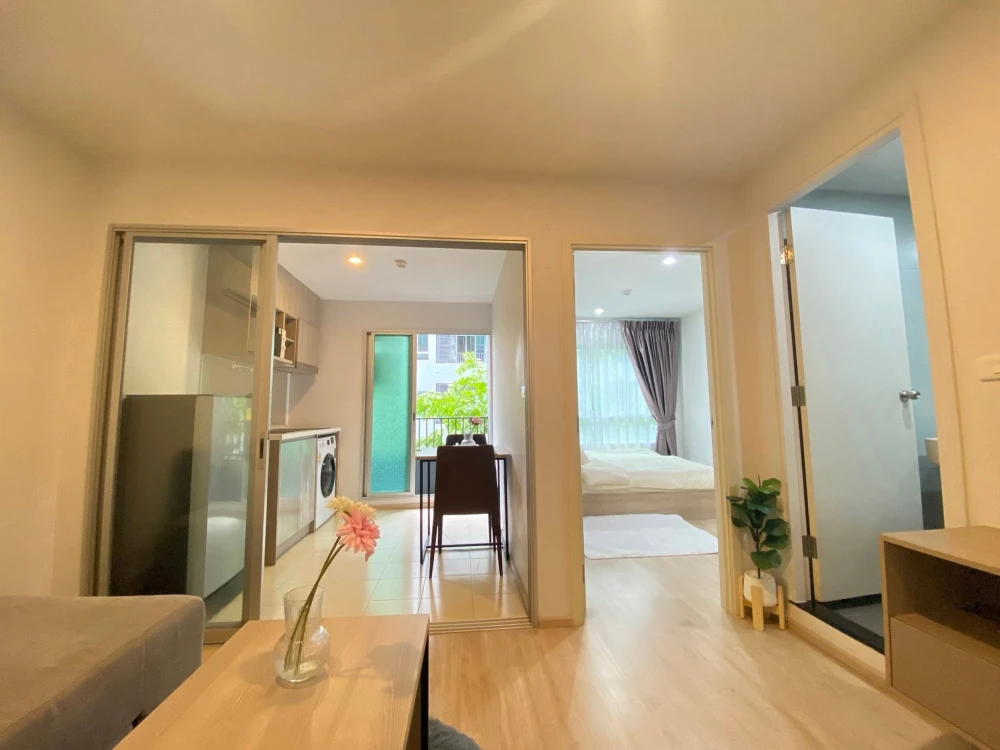 For rent, Elio Del Moss, Phaholyothin 34, 4th floor, pool view, peaceful, shady, fully furnished, able to move in.