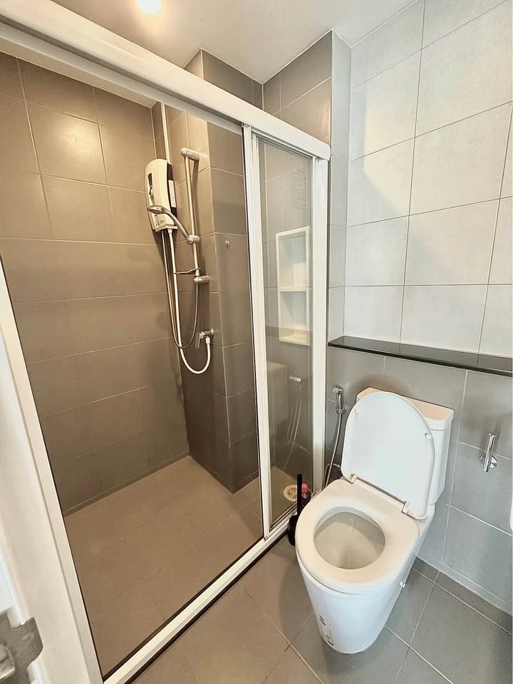 For rent: Elio Del Moss Phahonyothin 34, nice room, complete with electrical appliances. Hurry and reserve it quickly.