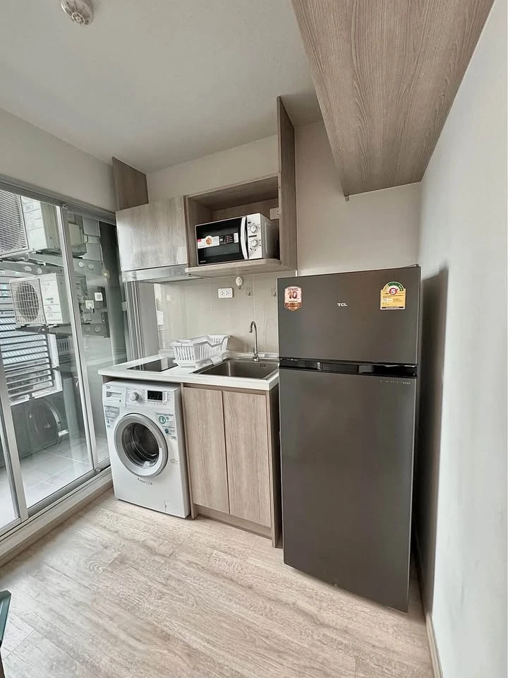 For rent: Elio Del Moss Phahonyothin 34, nice room, complete with electrical appliances. Hurry and reserve it quickly.