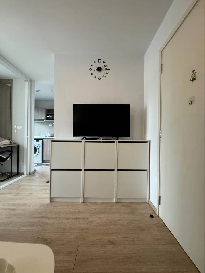 For rent: Elio Del Moss Phahonyothin 34, nice room, complete with electrical appliances. Hurry and reserve it quickly.