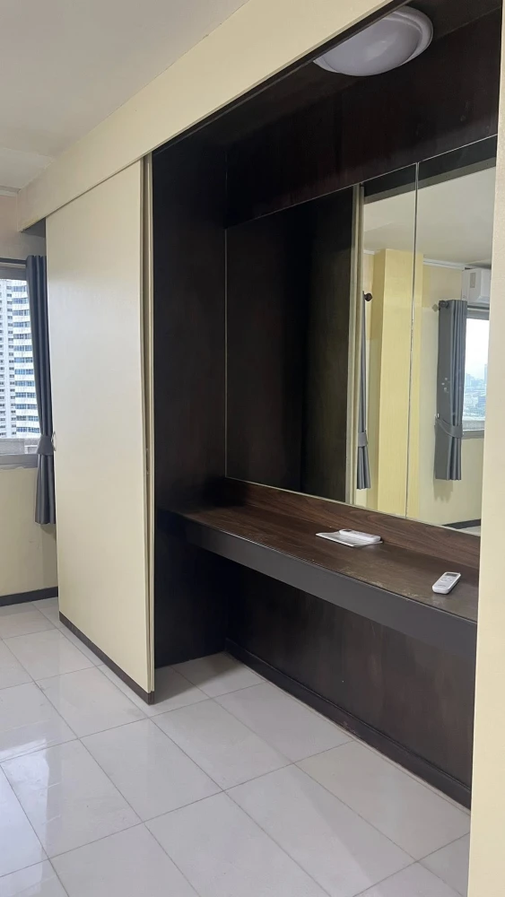 For rent, SV City Rama 3, outside view, very beautiful at night, breezy room, good ventilation, this price is a must-have.