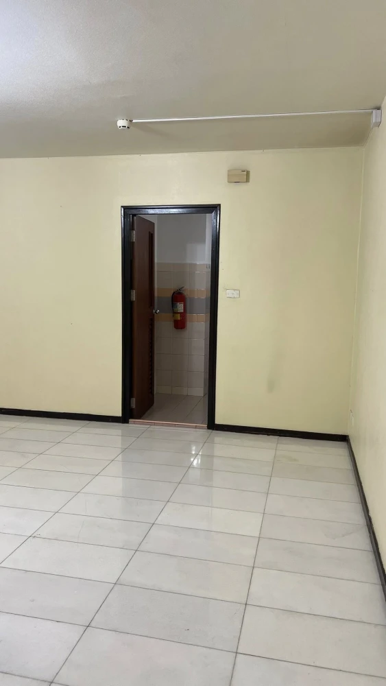 For rent, SV City Rama 3, outside view, very beautiful at night, breezy room, good ventilation, this price is a must-have.