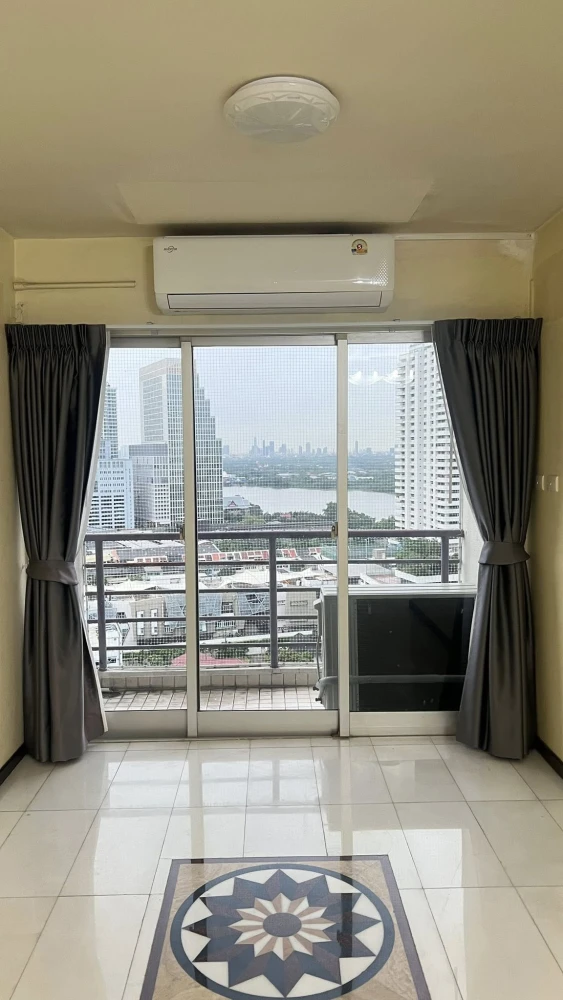 For rent, SV City Rama 3, outside view, very beautiful at night, breezy room, good ventilation, this price is a must-have.