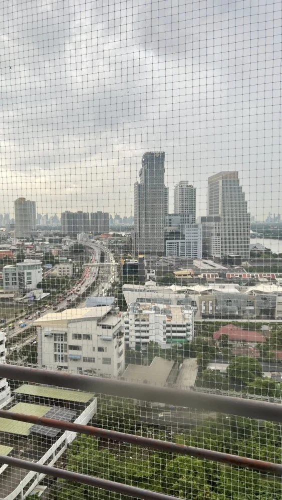 For rent, SV City Rama 3, outside view, very beautiful at night, breezy room, good ventilation, this price is a must-have.
