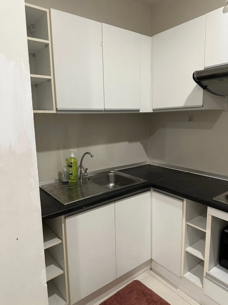 For rent: Astro Condominium, 29th floor, very high, 3 bedrooms, 2 bathrooms, can accommodate many people, book now before it's gone.