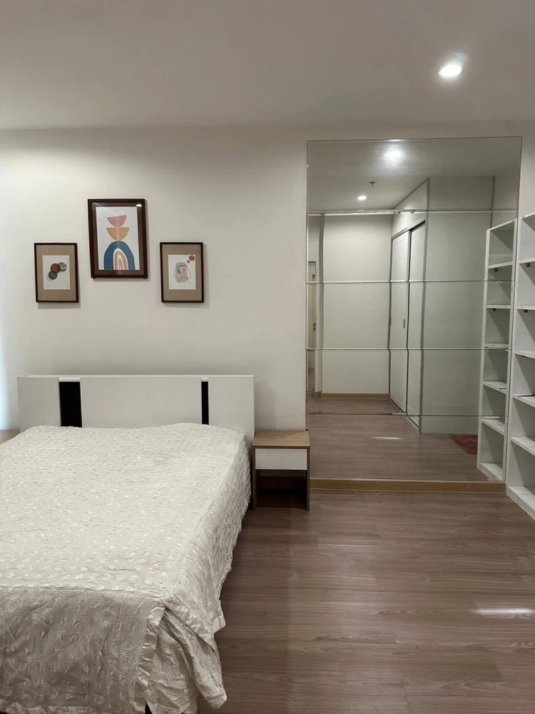 For rent: Astro Condominium, 29th floor, very high, 3 bedrooms, 2 bathrooms, can accommodate many people, book now before it's gone.