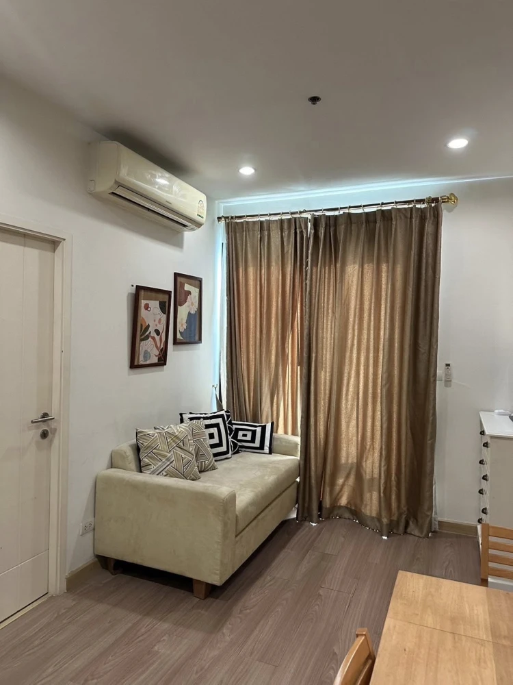 For rent: Astro Condominium, 29th floor, very high, 3 bedrooms, 2 bathrooms, can accommodate many people, book now before it's gone.