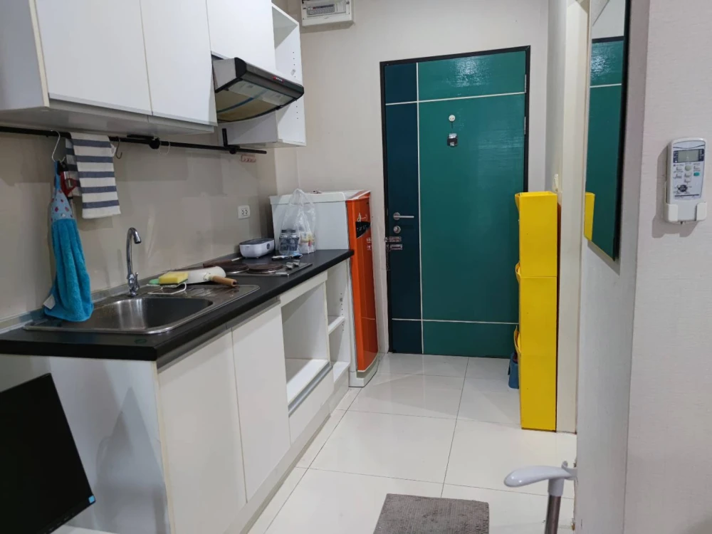 For rent: Astro Condominium. It is simply decorated but fully functional. Comes with electrical appliances. Hurry and reserve now!