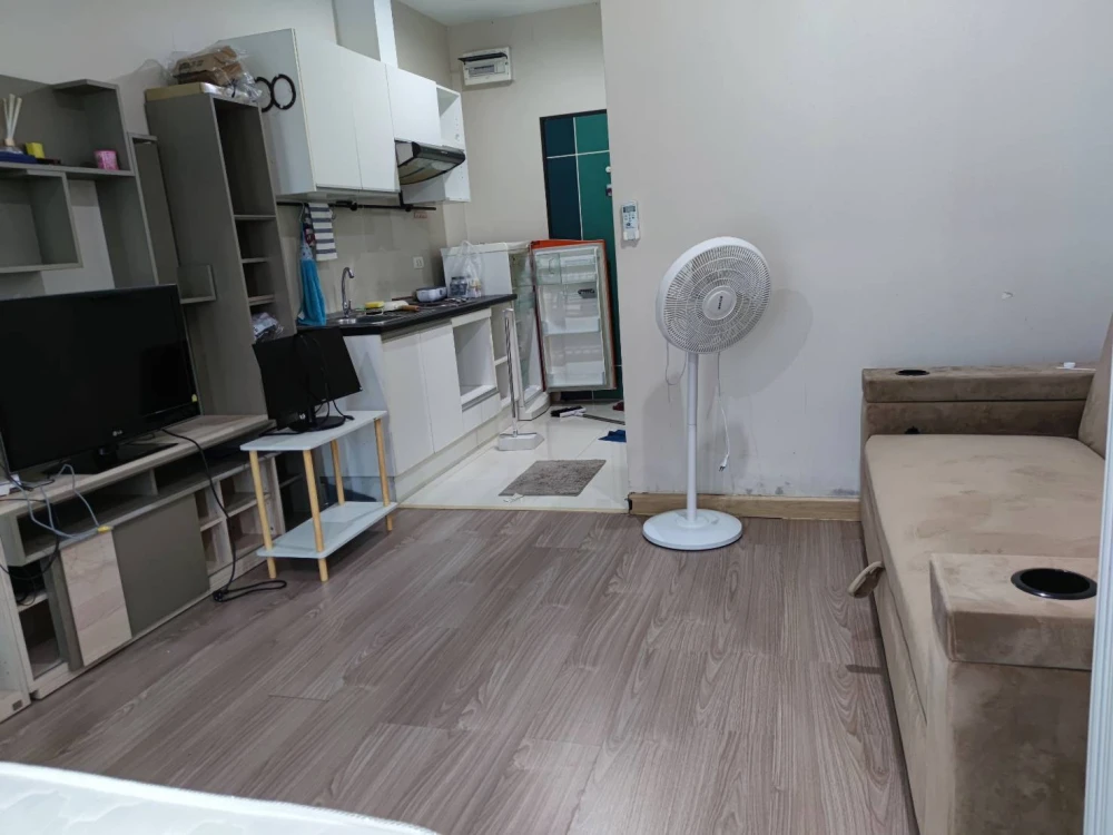 For rent: Astro Condominium. It is simply decorated but fully functional. Comes with electrical appliances. Hurry and reserve now!