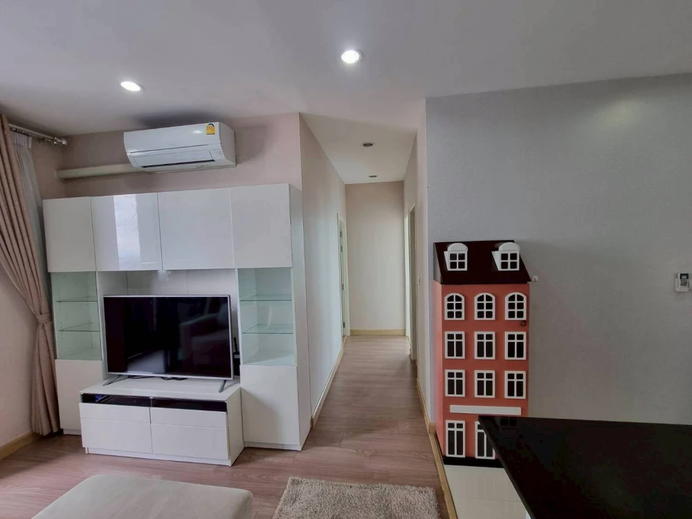 For rent, Astro Condominium, corner room, Muang Thong Thani view side, don't miss it.