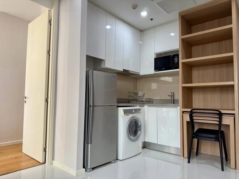 For rent: M Ladprao, 15th floor, electrical appliances and furniture included, just come and move in.