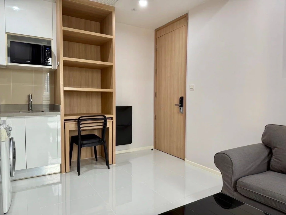 For rent: M Ladprao, 15th floor, electrical appliances and furniture included, just come and move in.