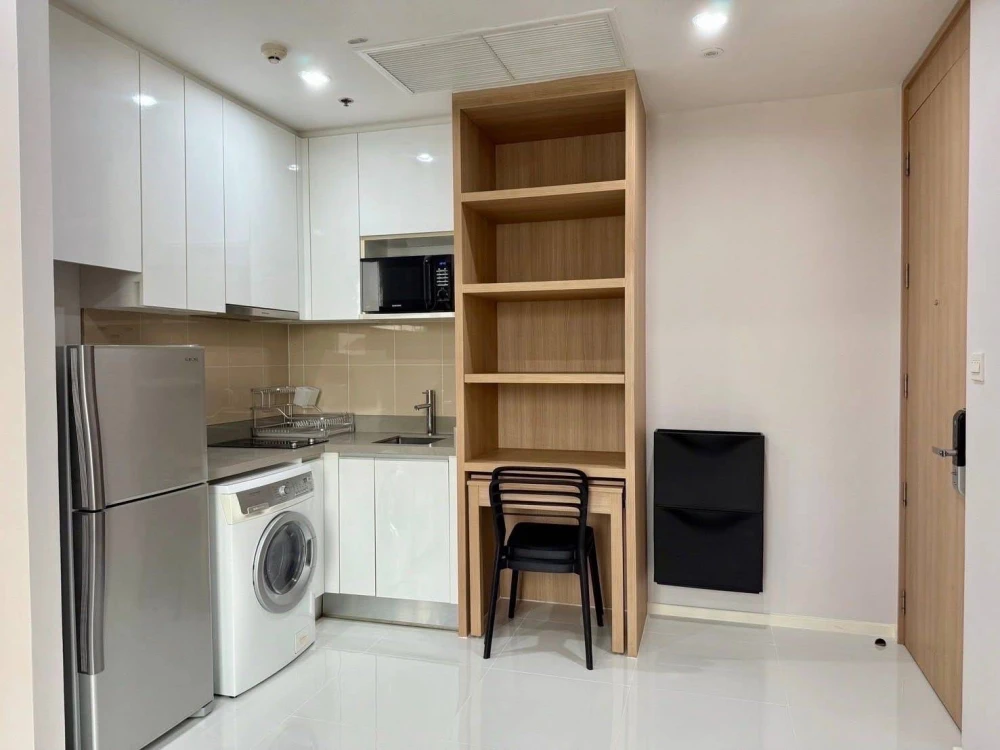 For rent: M Ladprao, 15th floor, electrical appliances and furniture included, just come and move in.