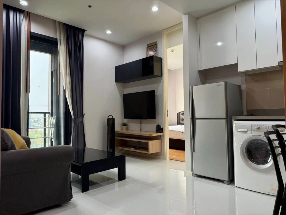 For rent: M Ladprao, 15th floor, electrical appliances and furniture included, just come and move in.