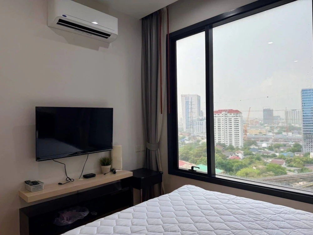 For rent: M Ladprao, 15th floor, electrical appliances and furniture included, just come and move in.