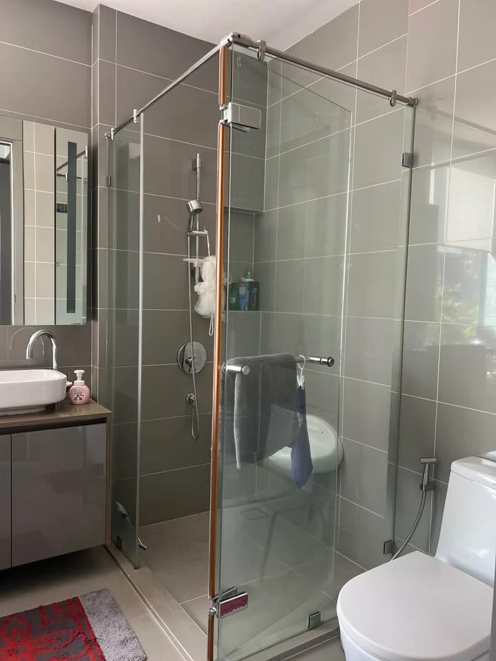 For rent: M Silom, pet-friendly, with a private garden. The unit consists of a 74 sq m apartment and a 76 sq m garden area. Ready to move in!