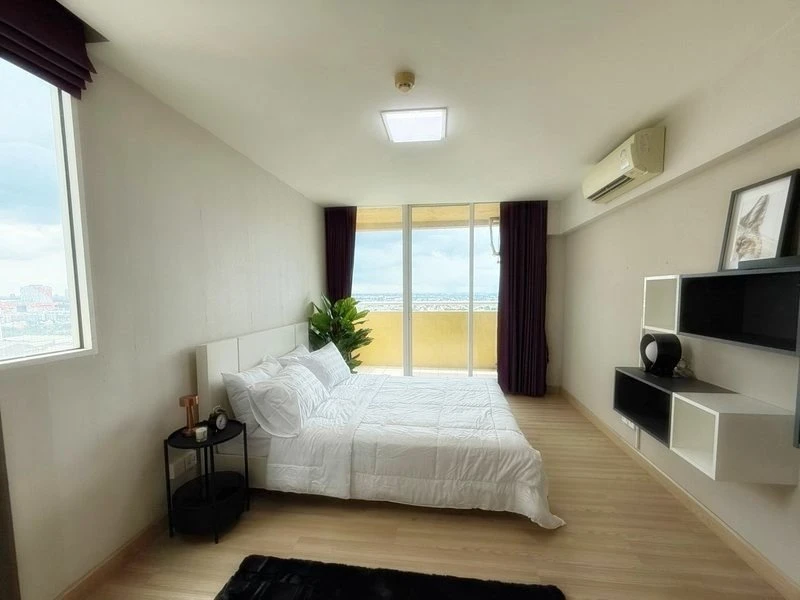 For rent!! M Society Condominium, 28th floor, Building A, beautiful room, fully furnished, ready to move in, don't miss it!!