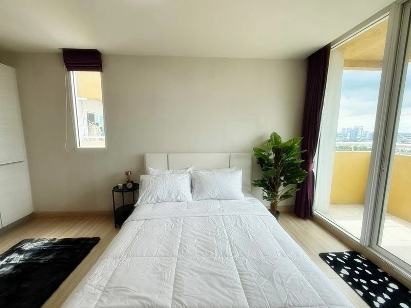 For rent!! M Society Condominium, 28th floor, Building A, beautiful room, fully furnished, ready to move in, don't miss it!!