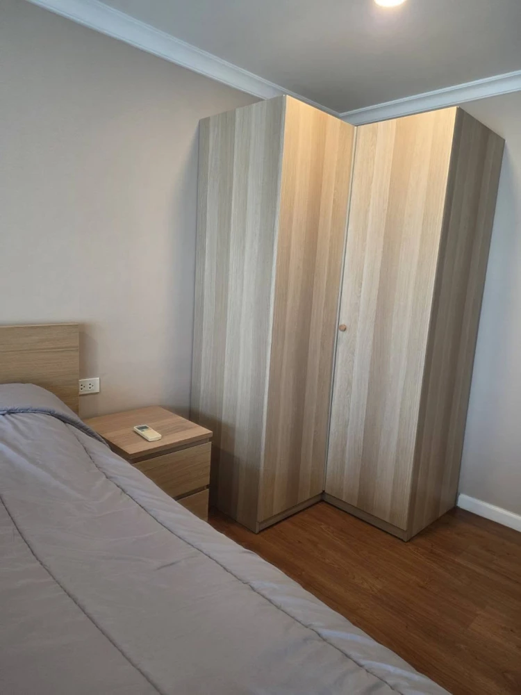 For rent: Grand Park View Asoke, fully furnished unit, like new condition! 25th floor, beautiful view. Book now!