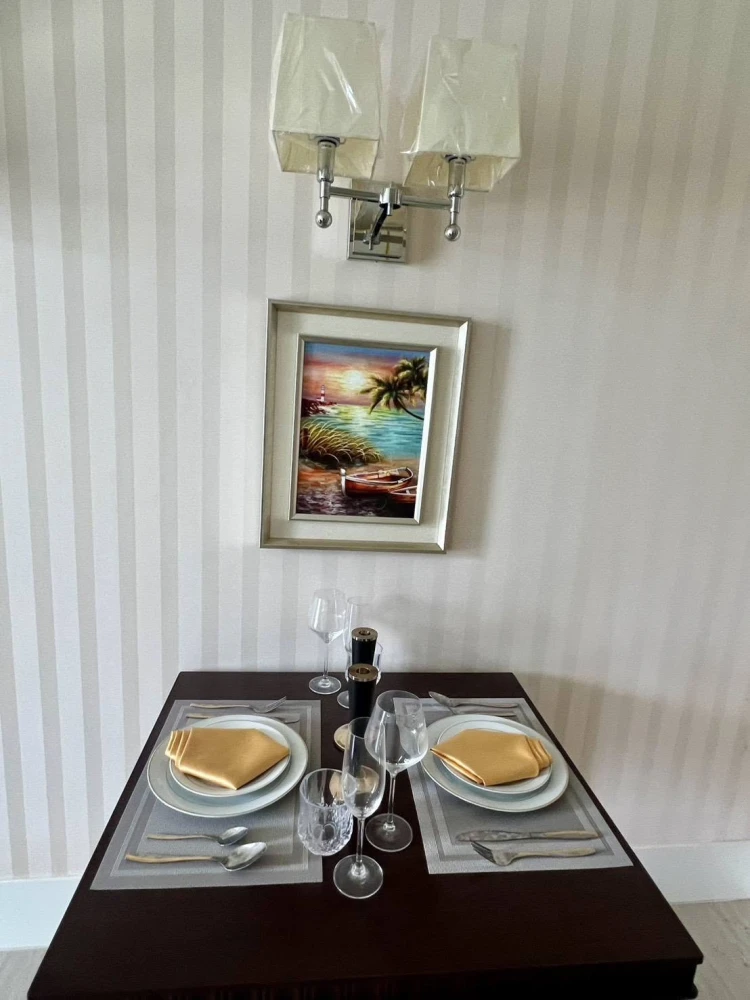 For rent: Grand Florida Beachfront Condo Resort Pattaya. Stunning pool view, spacious room, fully furnished with appliances. Book now!