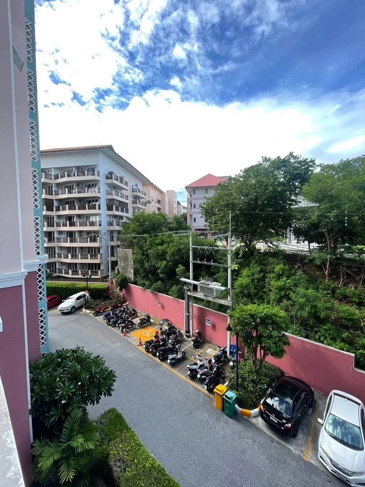 For rent Grand Caribbean Resort Pattaya (South Pattaya) Condo with water park, very large room, garden view, good atmosphere, must book now.