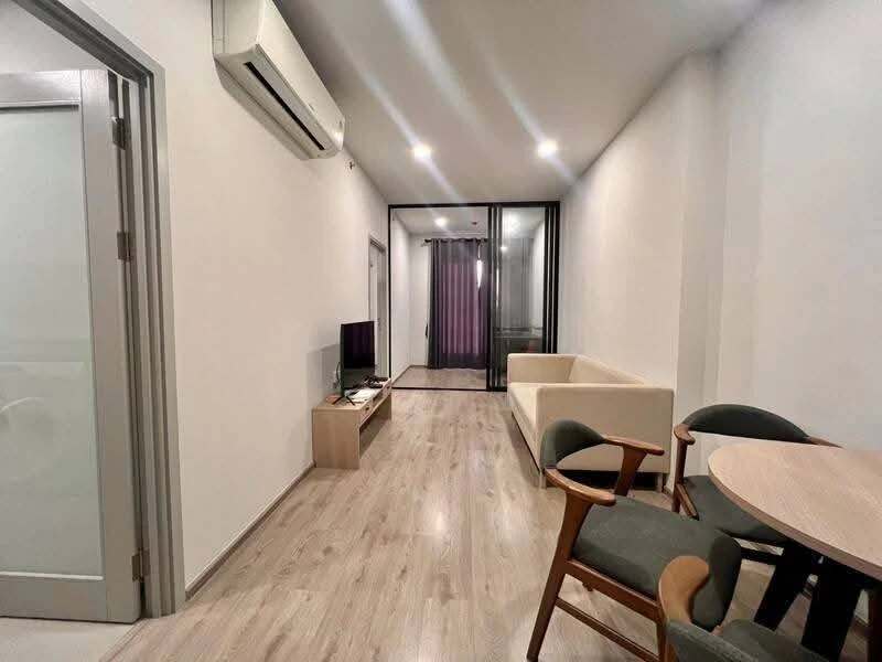 For rent: Chapter One Flow Bang Pho, 38th floor, beautiful Chao Phraya River view, relaxing atmosphere, very worth booking.