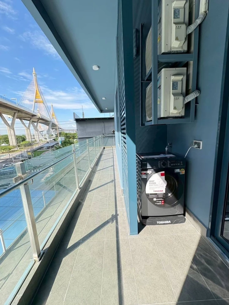 For rent: Sapphire Luxurious Condo, Rama 3. River view of the Chao Phraya River, peaceful and quiet atmosphere, yet conveniently located. Fully furnis