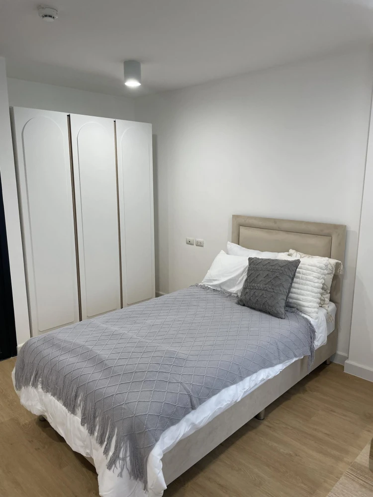 For rent: Bangkok Feliz Sukhumvit 69-2, size 28 sq m, 3rd floor, fully furnished, just bring your bag and move in.