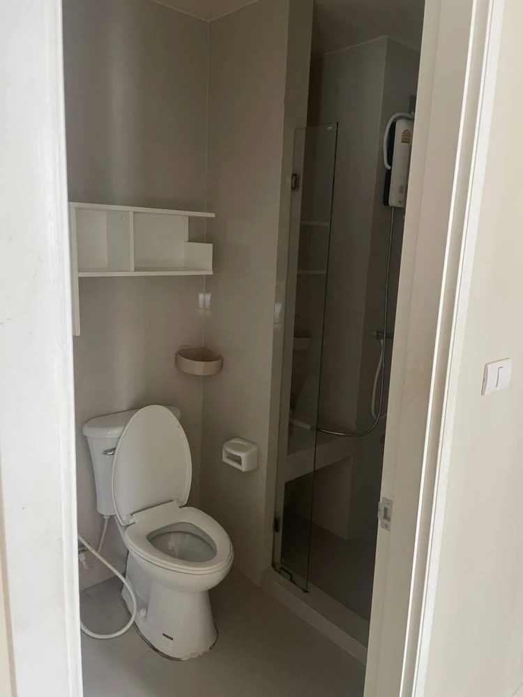 For rent: Manor Sanambinnam, 17th floor, Building B, with basic furniture. Hurry and reserve before you miss out.