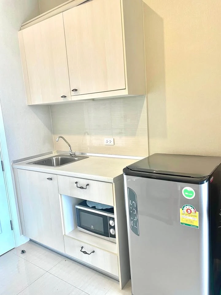 For sale/rent: Manor Sanambinnam, 35th floor, top floor of the condo, high ceiling, stunning river view. Hurry and reserve now!