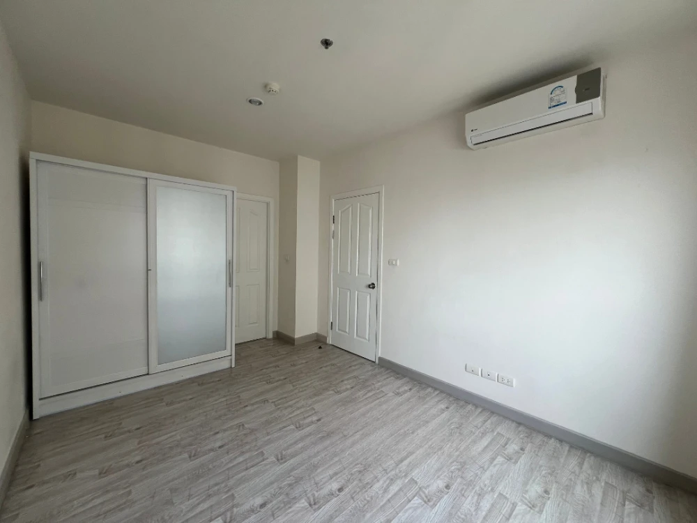 For rent: Manor Sanambinnam, Building C, 31st floor. Unobstructed view. Comfortable and spacious. Don't miss out!