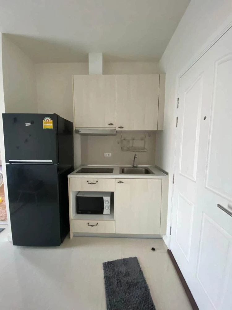 For Rent: Manor Sanambin Nam. Airy unit with a beautiful view; fully furnished and equipped with appliances—ready for immediate move-in.