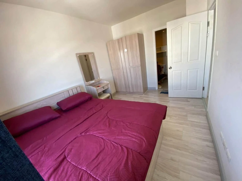 For Rent: Manor Sanambin Nam. Airy unit with a beautiful view; fully furnished and equipped with appliances—ready for immediate move-in.