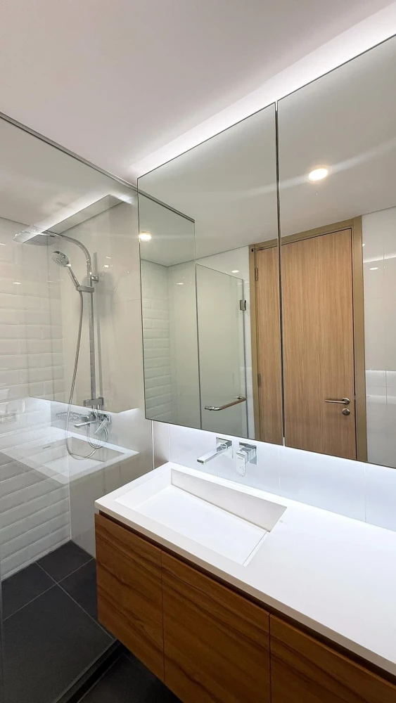 For rent: Landmark at MRT Station, 8th floor, 2-storey room, spacious, comfortable, fully furnished, ready to move in, hurry and book now.