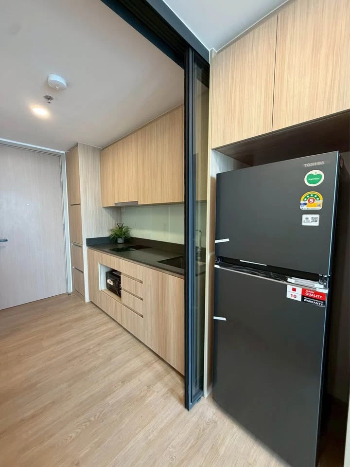 For Rent: Landmark @ MRTA Station, DUPLEX unit, high floor, stunning city view, Mid-Century style. Don't miss out!