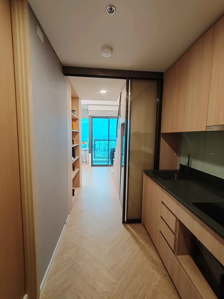 For rent: Landmark at MRT Station, beautiful room, high floor, excellent built-in furniture, complete electrical appliances