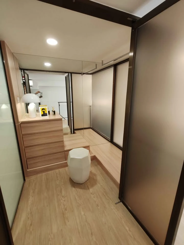 For rent: Landmark at MRT Station, beautiful room, high floor, excellent built-in furniture, complete electrical appliances