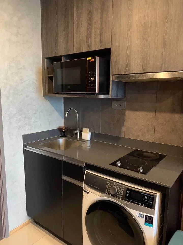 For rent: Ashton Chula - Silom, beautiful room, built-in decoration in Loft Industrial style, very high floor, beautiful view, hurry up and grab it.