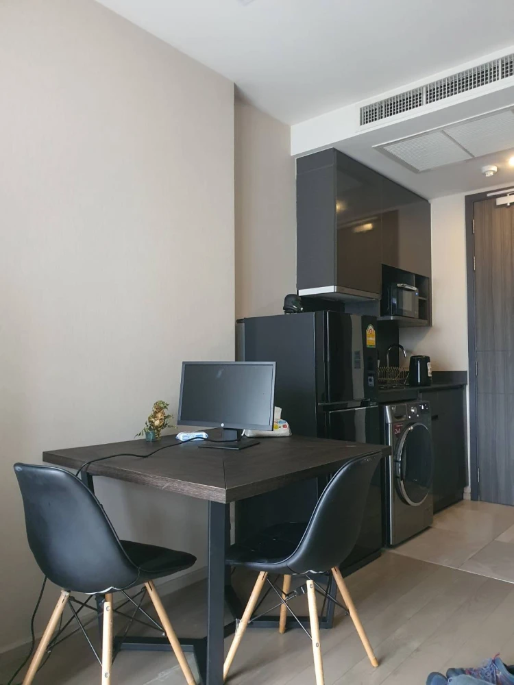 For rent: Ashton Asoke, ready to move in, fully furnished, great price, come and reserve today.