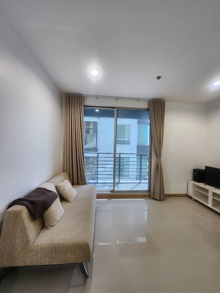 For rent: At City Sukhumvit 101/1, corner room, large area, quiet, good air, convenient with complete facilities