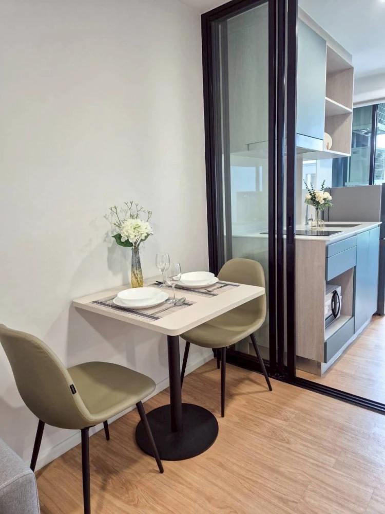 For rent: Atmoz Canal Rangsit. Beautifully decorated room with full amenities. Come and reserve today. Don't delay!