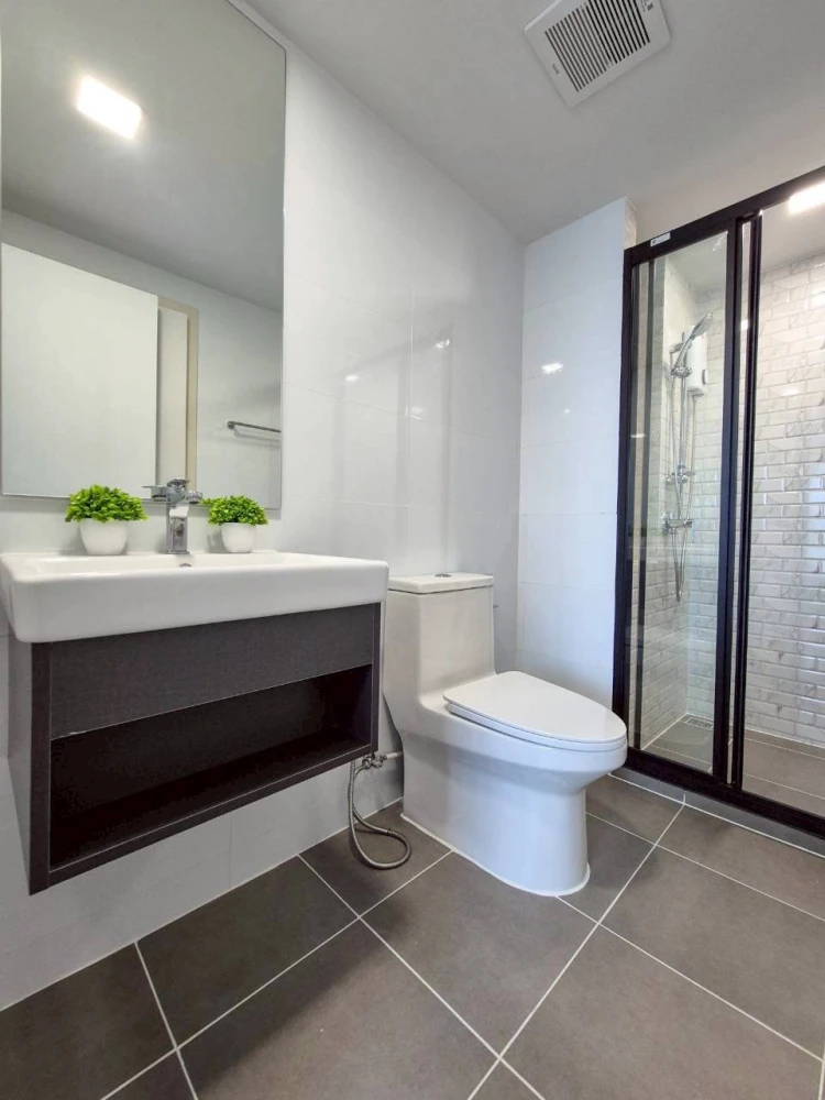 For rent: Atmoz Canal Rangsit. Beautifully decorated room with full amenities. Come and reserve today. Don't delay!