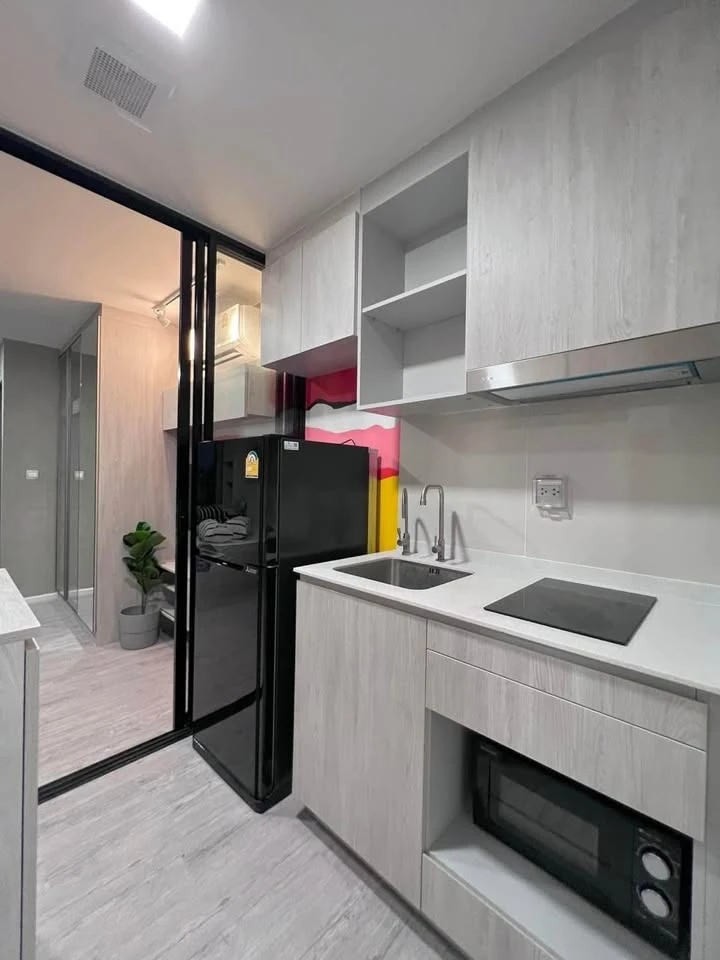 For rent: Atmoz Tropicana Bangna, decorated with built-in furniture, complete with electrical appliances. If you're late, you'll miss out.